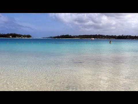 Crystal Clear Water - Blue Bay Beach - Mauritius HD