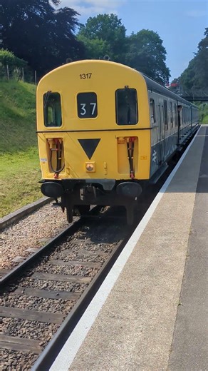 Class 207 Approaching — You Won't Believe the Sound #TrainSpotting #Thumper #Shorts