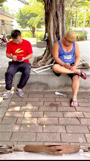 2.6M views · 35K reactions | Loud Pipe Prank! 藍 (Instant Jump Scare on Friends)#PipePrank #JumpScare #FunnySkit #Prankster #ComedyVideo #LoudNoise #Hilarious | Mr entertainment videos | Facebook