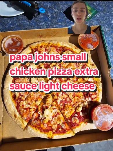 @Papa Johns #freefood #foodtiktok #foodreview #freebies