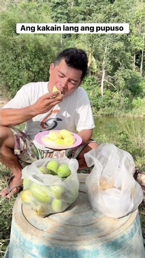 Fresh Mango Mukbang by the River! 🥭🌊 #Shorts #YouTubeShorts #Viral #Trending