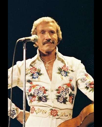 Marty Robbins - The Strawberry Roan 🎶𝐄𝐧𝐣𝐨𝐲 𝐒𝐨𝐧𝐠 https://songs.oldies70s.com/marty-robbins-the-strawberry-roan-3 | 20th Century Music Legend