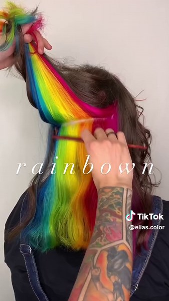 Cabelo Arco-Íris: Estilo Colorido e Vibrante