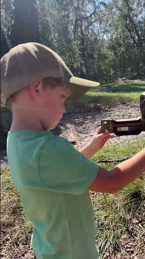 @ItsAWildLife1 shows how easy it is to set up Moultrie cams by turning it into a family activity!