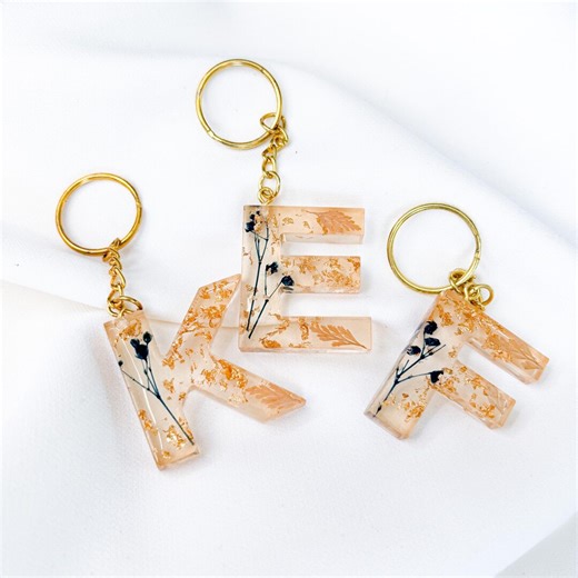 Blue Roses Resin Initial Keychain • Personalized Letter Keychain With Dried Flowers & Gold Flakes - Etsy