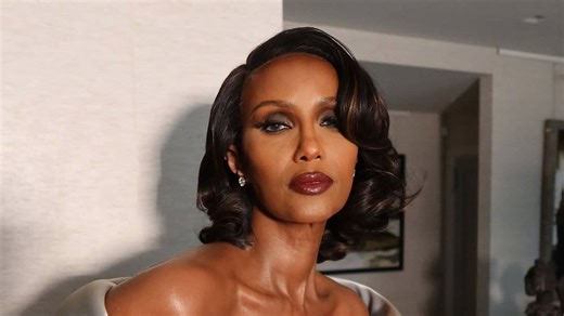 Iman, la viuda de David Bowie, causa furor por lucir espectacular a los 70 años