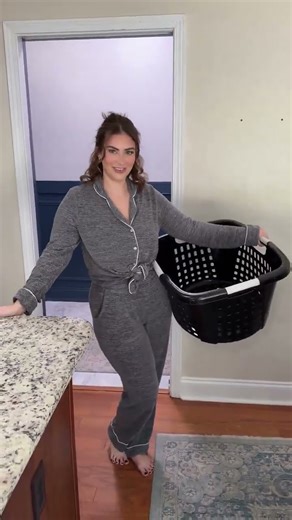 I’ll do your laundry for you🥰 Do you use liquid detergent or pods?