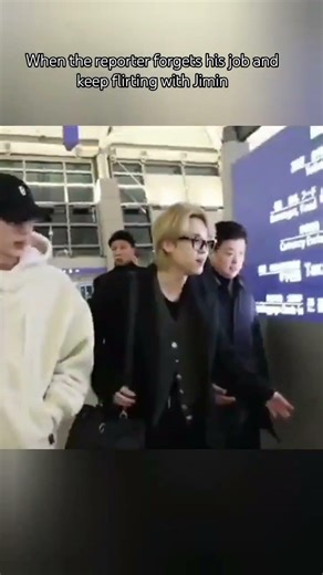 When the reporter forgets his job and keep flirting with Jimin