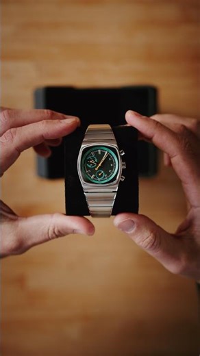 Unboxing the Teal & Yellow Metric Watch