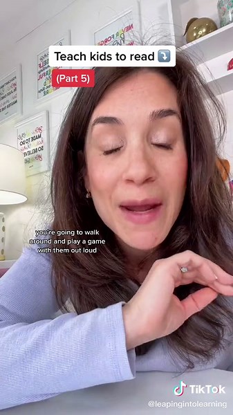 Do you olah this game with your kids? Learning how to read can be tough and overwhelming! I am here to break it down and give you quick tips to get then started (or going when they say theh dont want to!). You’ll have to let me mnow if you trh this phonics game! #kindergartenphonics #toddlerlearningactivities #kindymoms #phonicsfundamentals