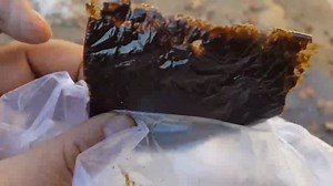 The dry-sift Mazari hash has fully cured, and its texture has noticeably transformed. structure has developed a glossy, transparent-like appearance, indicating an even and complete curing process. This shift in texture reflects high-quality raw material and careful, precise preparation. | Kaber Farhad