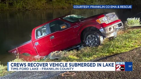 Crews recover vehicle submerged in Franklin County lake