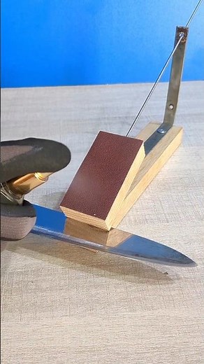 Knife sharpening the tips