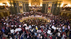 US budget cuts: mass protests and political shenanigans