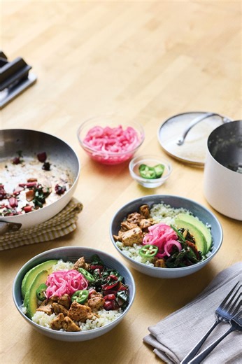 Fresh, filling, and full of flavor—these chicken, greens & cauliflower rice bowls are the perfect weeknight reset. With crisp greens, tender chicken, and savory cauliflower rice, every bite hits just right.綾 Made in our Luster Stainless Steel Cookware Set, this recipe comes together with ease—and cleans up just as fast. Get the full recipe here: https://ow.ly/gL2t50WUaWi | Farberware Cookware | Facebook