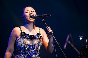 Dira Sugandi Gugup Jelang Duet Bareng Harvey Mason di Java Jazz 2019 - GenPI.co