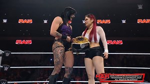 Well what do we have here... 👀 #WWERaw | WWE Raw Show