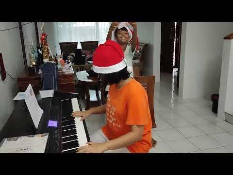 Air dan api cover Ruth Catherina Tobing (piano) Andrew Hugo (vocal)