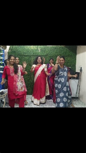 masth malaika sang Dance Happy moment's