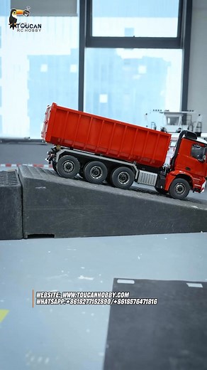 Let's take a look at how this 1/14 RC hydraulic dumper 8x8 roll-off dump truck 3363 can easily climb steep slopes! The rear-wheel lifting function can perfectly protect the tires!#RCmodel #RCworld #RClife #RClover #RCcommunity #RCtoys #RC #Dumper #Dumptruck #Toucanhobby | Haixing Lao