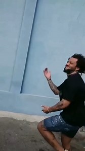 MARCELO ENSANDECIDO COMEMORANDO UM GOL DO FILHO! 🤩🇧🇷 Se liga na felicidade do lateral do Real Madrid e da seleção brasileira quando Enzo, seu filho, marcou um golaço! #Marcelo Crédito: Instagram/mdemoha | TNT Sports Brasil