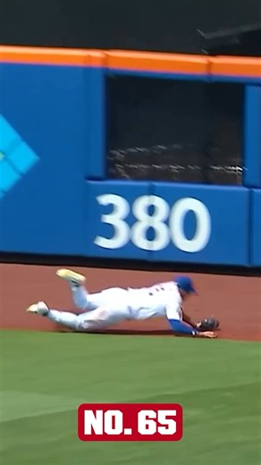 Top Plays of 2025: No. 65 Tyrone Taylor tracks it down in the gap! | MLB