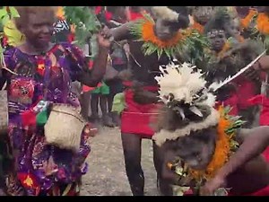 Papua New Guinea amazing traditional tribal Dance