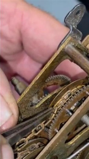 Getting the Cuckoo Clock Chain Back On #cuckooclock #shorts #clocks #hanselandgretel #gears #clock
