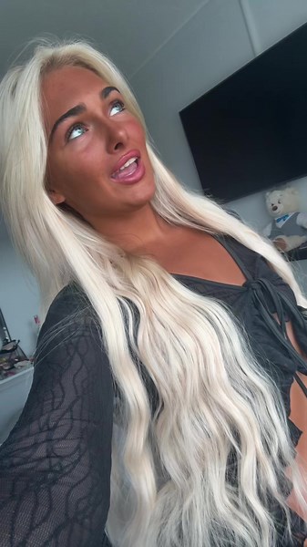 Rebecca Robinson (@xrebeccarobinsonx)’s videos with original sound - lilyana 🤍