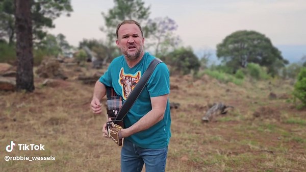 Robbie Wessels: Lewe, Musiek en Video's