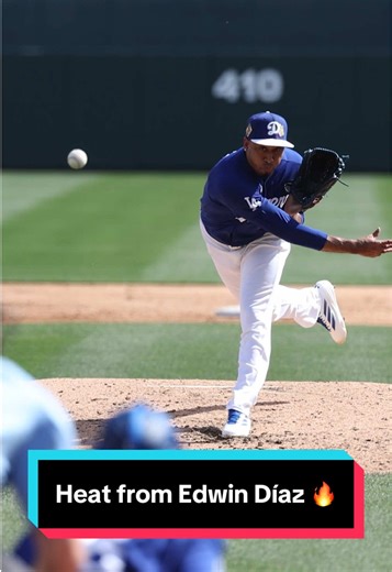 Edwin Díaz Delivers Heat with Slo-Mo Pitches