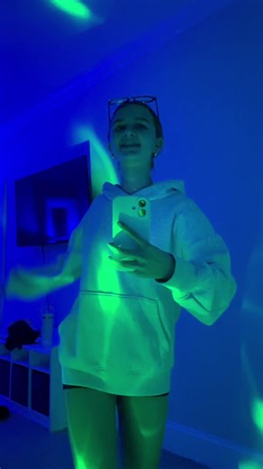 Ellaaa:) (@ellaa_c3)’s videos with original sound - Izzy