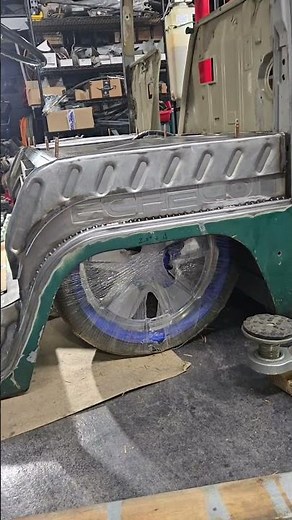 Special surprise with this 1969 VW Bus Hydraulics in action #volkswagen #fabrication