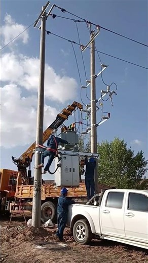 Why Linemen Are The Bravest Workers In The World ⚡️ #shorts