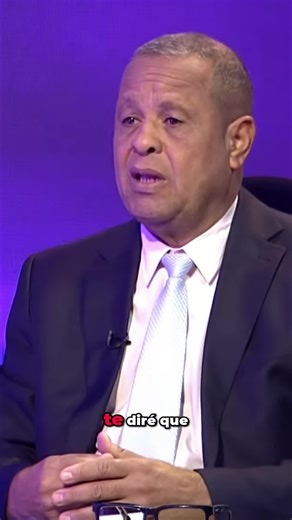 China ya va adelante en la guerra tecnológica De 20 tecnologías disruptivas que definen el nuevo orden global, China domina 14 y en el resto compite de tú a tú. Estados Unidos lo sabe y lo admite: la carrera tecnológica, especialmente en inteligencia artificial, es una carrera contra el tiempo. Quien gane la IA, gana la guerra tecnológica. Y hoy, China lleva ventaja. ▶️ Ve este análisis y entiende por qué el mundo ya cambió 💬 ¿Crees que EE. UU. puede alcanzar a China?