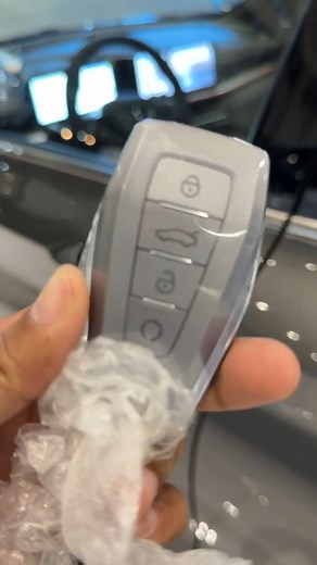 متوفرة وجاهزة للشحن الصين 👌👌👌🇩🇿🇨🇳 سيارة GEELY COOLRAY CHAMPION السعر 345واصلةً الي الجزائر 📞 للطلب يرجى مراسلة الصفحة ‎📞 أو الاتصال على:0557053814 /0770727007 ‎📩 للطلب يرجى مراسلة الصفحة او التقرب الي اقرب مكتب الجزائر العاصمة او ورقلة ‎📞 أو الاتصال على:0557053814 /0770727007 | Carvex Export