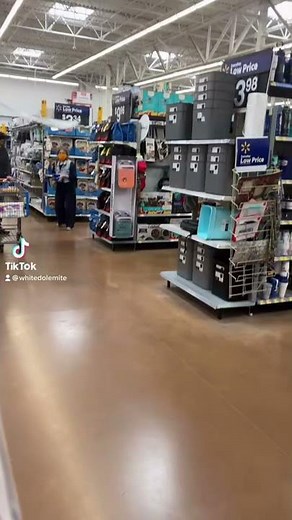 Towel prank in Walmart 😂😂 Flashing people