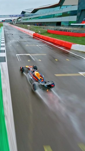 12K views · 77 reactions | F1 Car vs. FPV Drone: Who you got?!  Some faaaast flying from OG DRL Pilot ShaggyFPV(: IG / dutchdronegods & redbullmotorsport) #fpv #drone #racing | Drone Racing League | Facebook