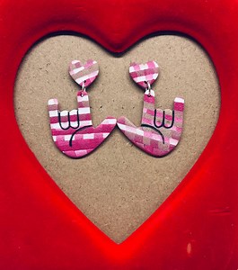 Loving Hands Sign (earring) - Etsy