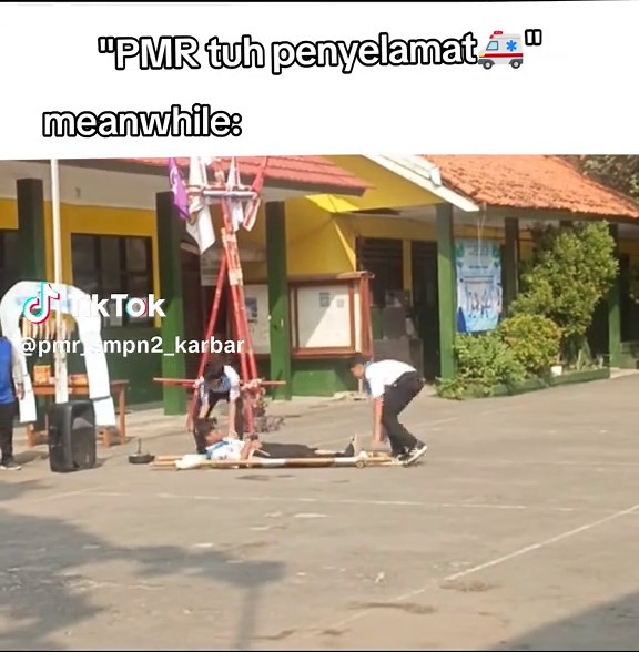 Demo Eskul PMR yang Lucu dan Menghibur