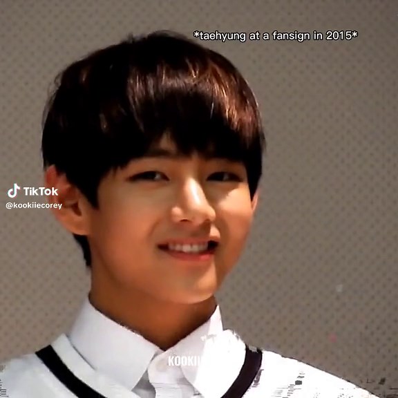 this has to be one of the cutest fansign moments ever