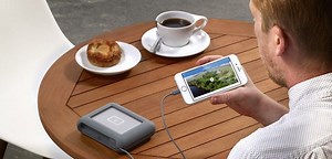 LaCie DJI Copilot，适用于iPhone或iPad的外部硬盘驱动器