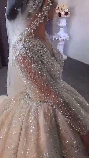 Beautiful wedding dress 2022 Amanda Novias luxury style bridal gown