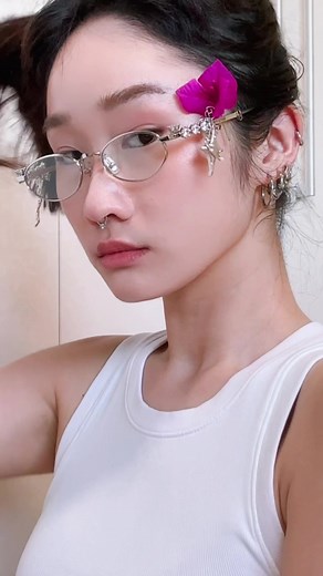 the slayest glasses ever but it’s alr sold out 🤧 #fyp #foryou #gentlemonsterxdheygere #singapore #newera