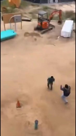 1.1M views · 76K reactions | NEW FOOTAGE OF ICE conducting a massive raid on a construction site in Tallahassee, Florida #news #politics #immigration #deportation #ice #Tallahassee #florida | Truwire | Facebook