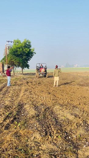 8.2M views · 10K reactions | Jatt fight ..⚔️ #viralreels #trendingreels #jattmind #jattlifestyle #tractor #punjabi #funnyvideos #harjeetgillz | Harjeet Gill | Facebook