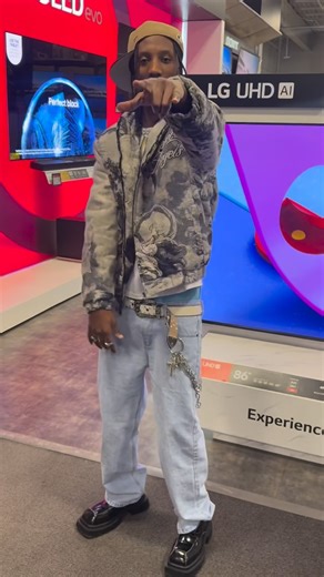 Seba music on Instagram: "Tamba by seba music coming soon tuyikunde tuyikundishe abantu from Rwanda 🇷🇼 Burundi 🇧🇮 Congo nibindibihugu"