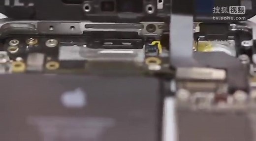 iPhone 6s Logic Board and Display Booting to Gear Icon