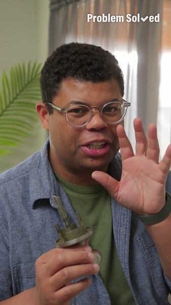 Video tutorial: How to replace your doorknobs easily