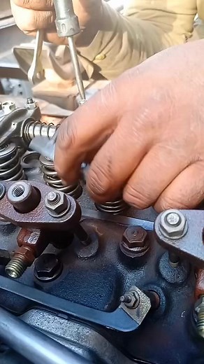 Valve adjustment #mechanic #katup #reels | Dunia otomotif